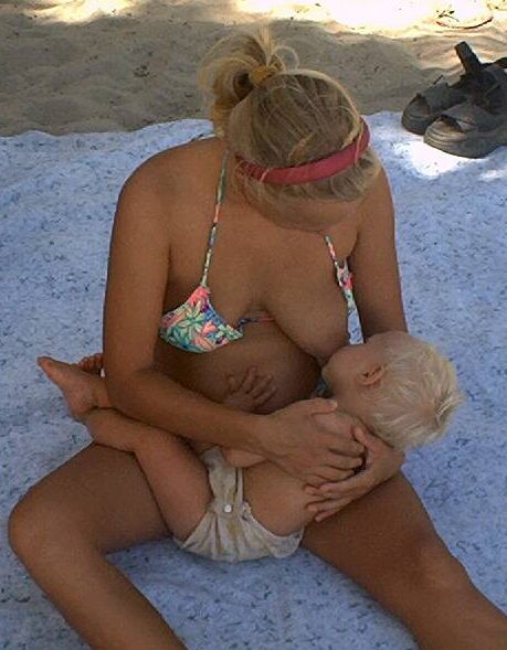breastfeeding in public voyeur Xxx Photos